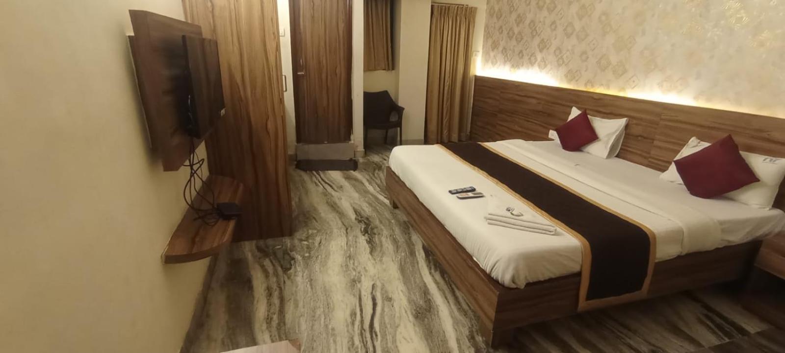 Hotel Raj Meridian, Tambaram Chennai Exterior photo